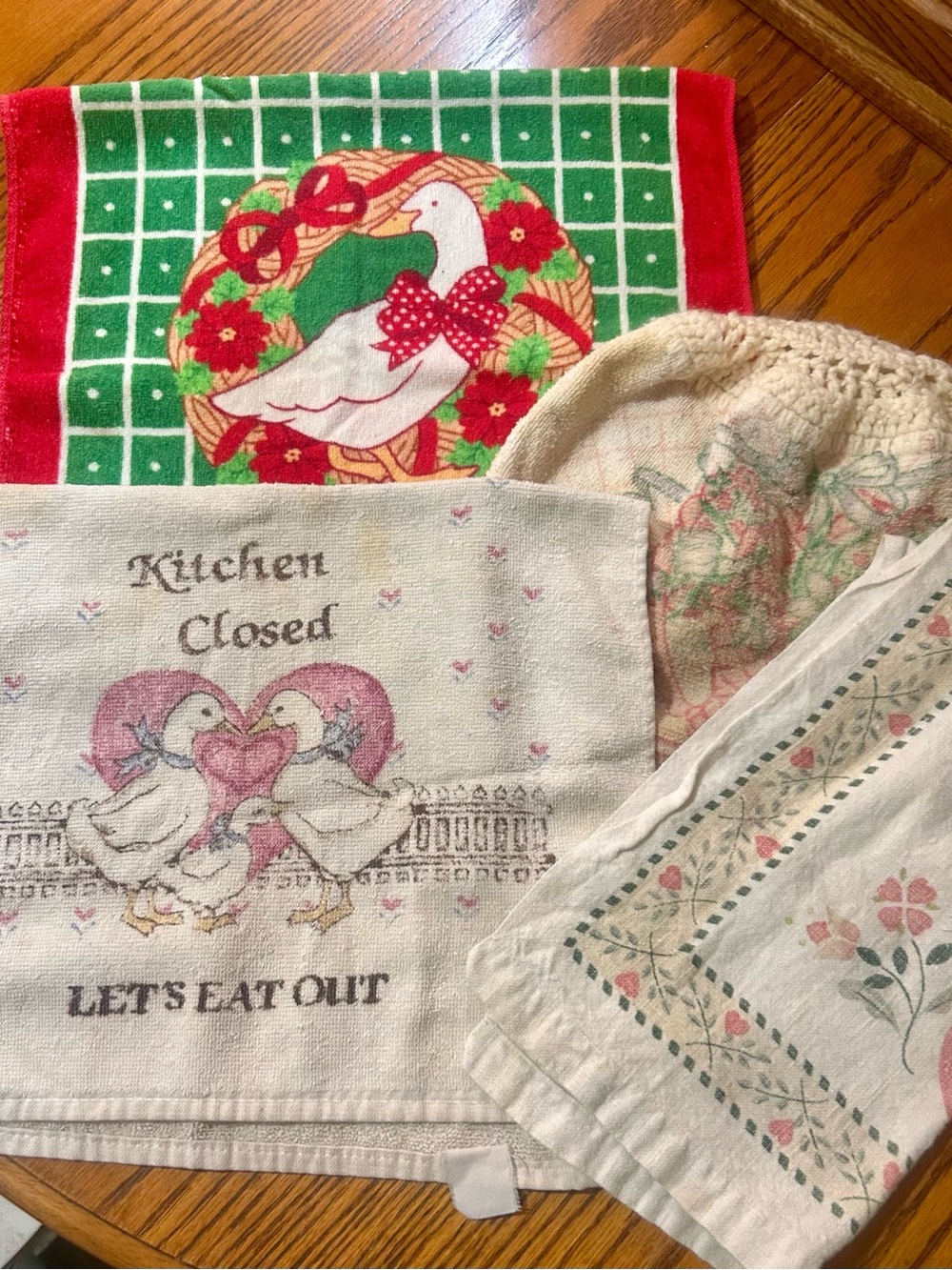 Lot of Vintage Towels